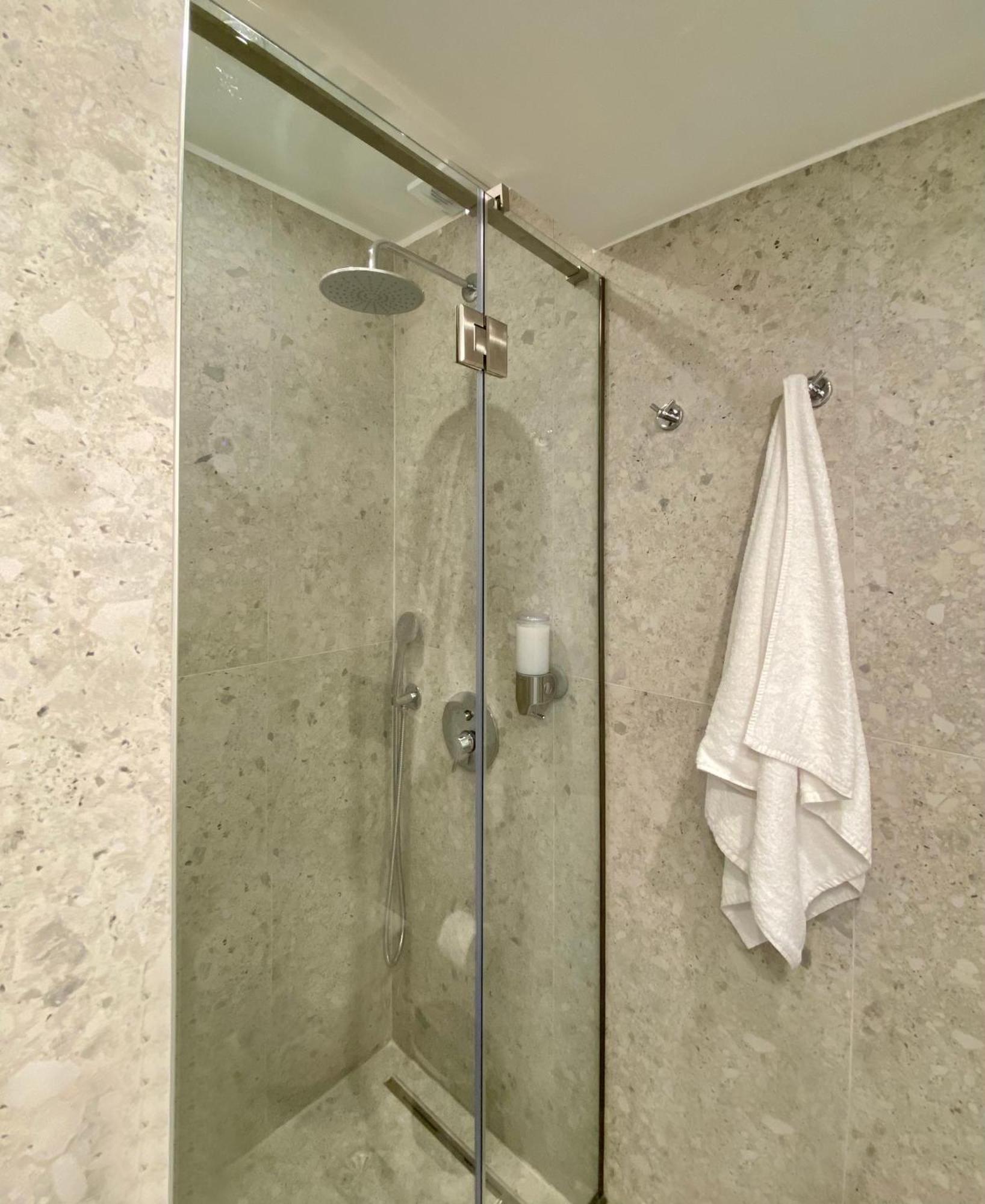 Icon Urban Living Aparthotel Thessaloniki Buitenkant foto